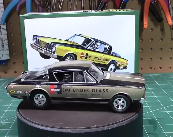 Amt 1966 Plymouth Barracuda Hemi Under Glass 1:25 - Amt1153 2