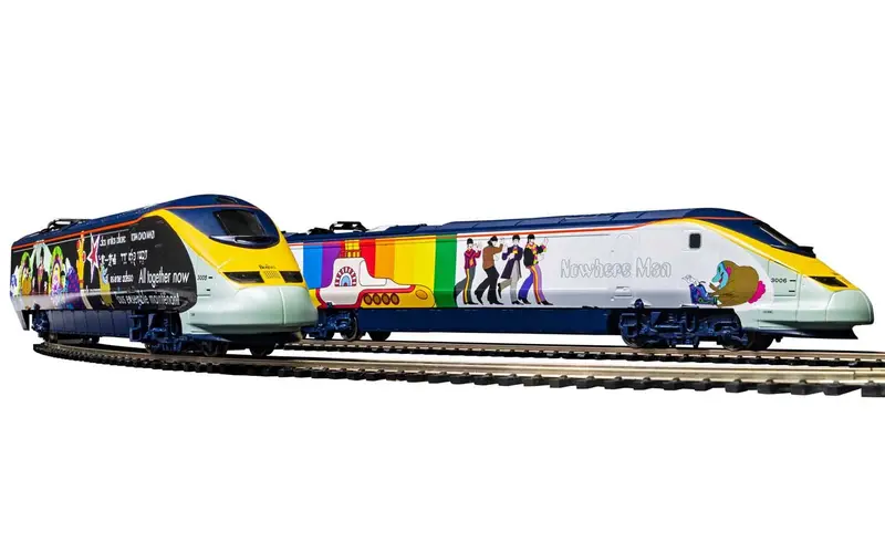 Hornby Eurostar Yellow Submarine Train Set - R1253m 2