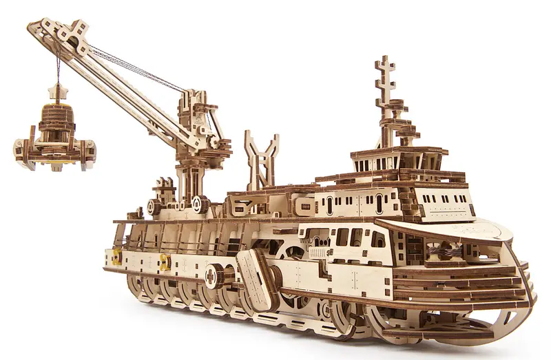 Ugears Research Vessel - 70135 1
