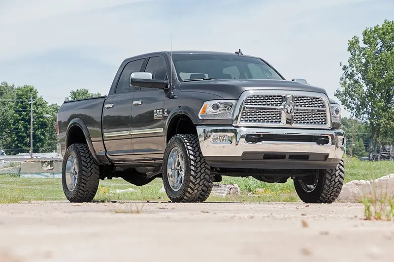 Rough Country 30270 2.5-Inch Lift Kit With V2 Shocks – Dodge Ram 2500 4Wd (2014–2020) 1